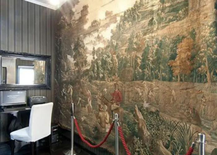 Royal Palace Luxury Hotel 4*